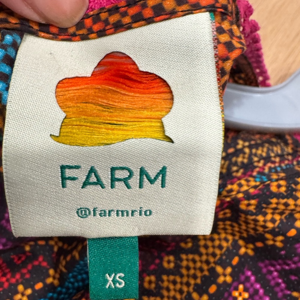 FARM RIO Yawanawa Flutter Sleeve Top - Picture 7 of 7